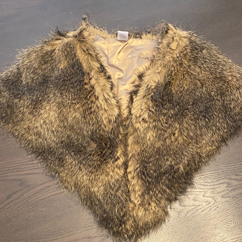 Elegant Faux Fur Wrap in Brown